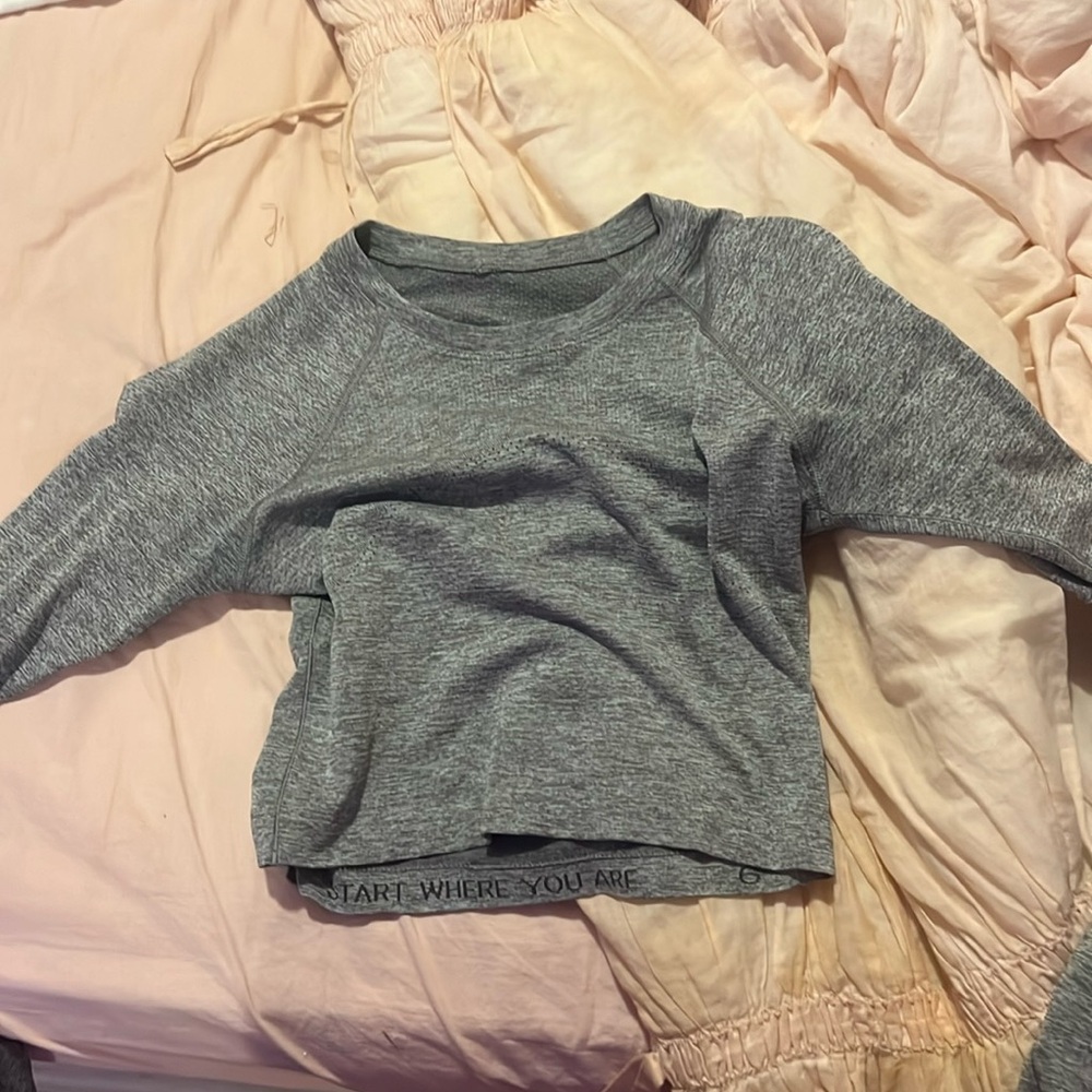 cropped long sleeve swiftly size 4